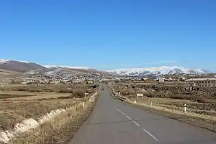 View of Ddmashen along the road from neighboring Zovaber