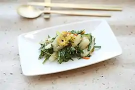 Deodeok yuja salad