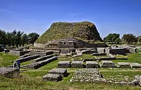 White Stupa, Buddhist monument