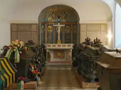 Tombs in the New Crypt