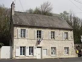 The town hall in Duvy