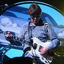 Elliot Easton performing with the New Cars in 2006