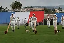 The band of the chasseurs alpins uses Alphorns