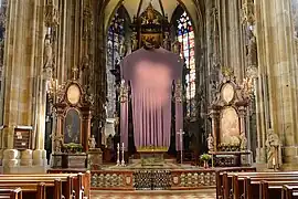 Lenten veil by Erwin Wurm at St. Stephen's Cathedral in Vienna, Austria (2020)