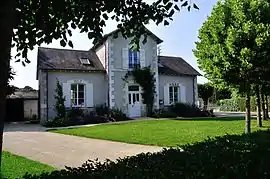 The town hall in Francillon