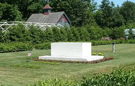 Grave near that of the Roosevelts' at Springwood