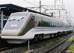 The first-generation "Gauge Change Train" EMU in May 2003