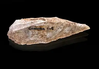 Aurignacian hide scraper from Gavaudun, France