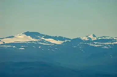 Glittertind (left) seen from Rondeslottet (2,178 m) in Rondane (Summer 2006).