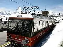 Summit station; the train has two pantographs for the three-phase power-supply