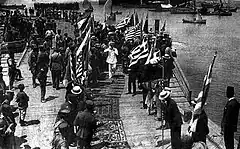 Greek and American troops landing at Bandirma (Panormos).