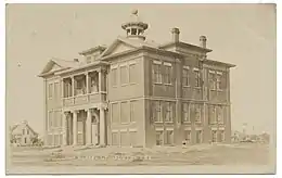 Chillicothe High School, Western mural in Chillicothe