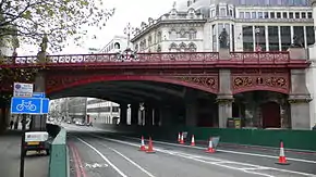 Holborn Viaduct December 2005.jpg