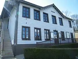 The town hall in Huchenneville