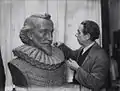 Sculptor Frits Sieger with bust of P.C. Hooft. Amsterdam; 22 March 1947