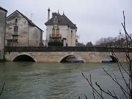 The river Ignon at high water, in the centre of Is-sur-Tille