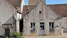 The town hall in Jouancy