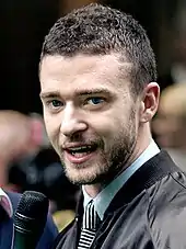 Head-and-shoulders colour photograph of Justin Timberlake being interviewed in 2007