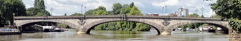 Kew Bridge panorama, 2018