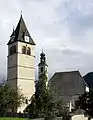 The medieval churches of Liebfrauenkirche (l) and St Andrew's (r).