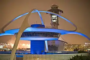 Theme Building, Los Angeles International Airport (William Pereira, Charles Luckman, Paul Williams, 1961)