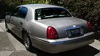 1998–2002 Lincoln Town Car Signature Series, rear