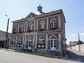 The town hall of La Ferté-Chevresis