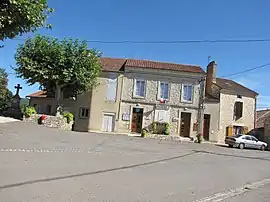 The town hall in Lagardelle