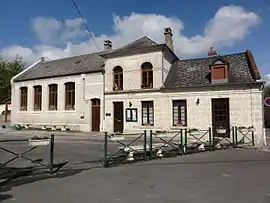 The town hall and school of Laniscourt