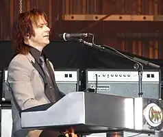 Gowan performing with Styx in 2008