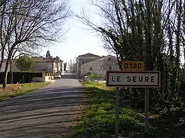 The road into Le Seure