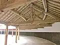 Roof structure in curved stockyard