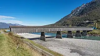 Looking at a pedestrian bridge crossing the Liechtensteiner-Swiss border