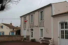 The town hall and school in Loire-les-Marais