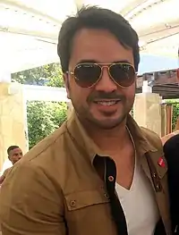 Luis Fonsi (2019, 2021–)