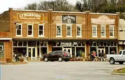 1913 commercial block on the courthouse square