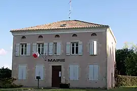 The town hall in Maillères