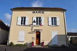 The town hall in Fouju