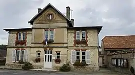 The town hall in Courville