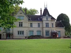 The town hall of Laveyron