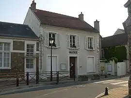 The town hall in Leudeville