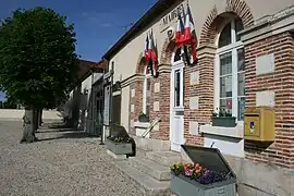 The town hall in Saint-Oulph