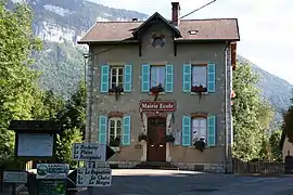 The town hall and school in Lépin-le-Lac