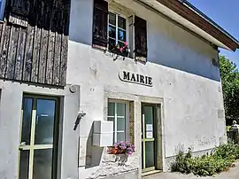 The town hall in Les Bréseux