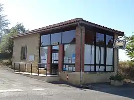 The town hall in Manent-Montané