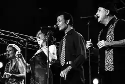 The Manhattan Transfer from left to right: Janis Siegel, Cheryl Bentyne, Alan Paul, and Tim Hauser