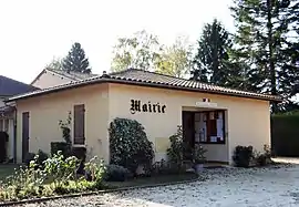 The town hall in Marsalès