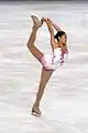 Two-handed Biellmann spiral(Side view)(Mirai Nagasu)