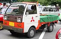 Original Minicab 5 truck, narrower and with a different front panel (1976-1977)