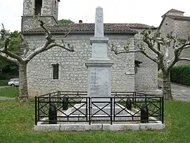 The war memorial in Auriolles